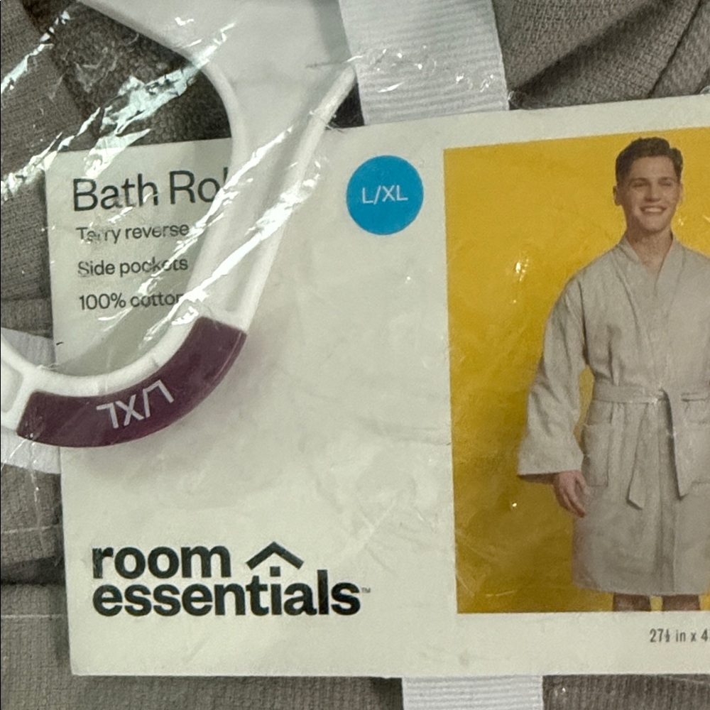 Room Essentials Gray Bath Robe - Picture 2 of 3